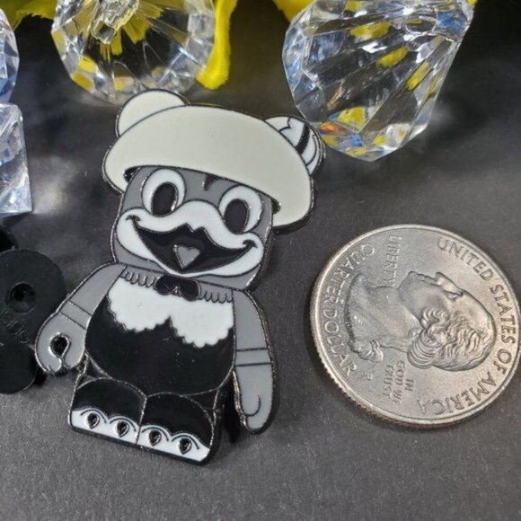 Disney Clara Cluck Trading Pin Chicken Brooch Lapel Pin Accessories Jewelry - Picture 2 of 5